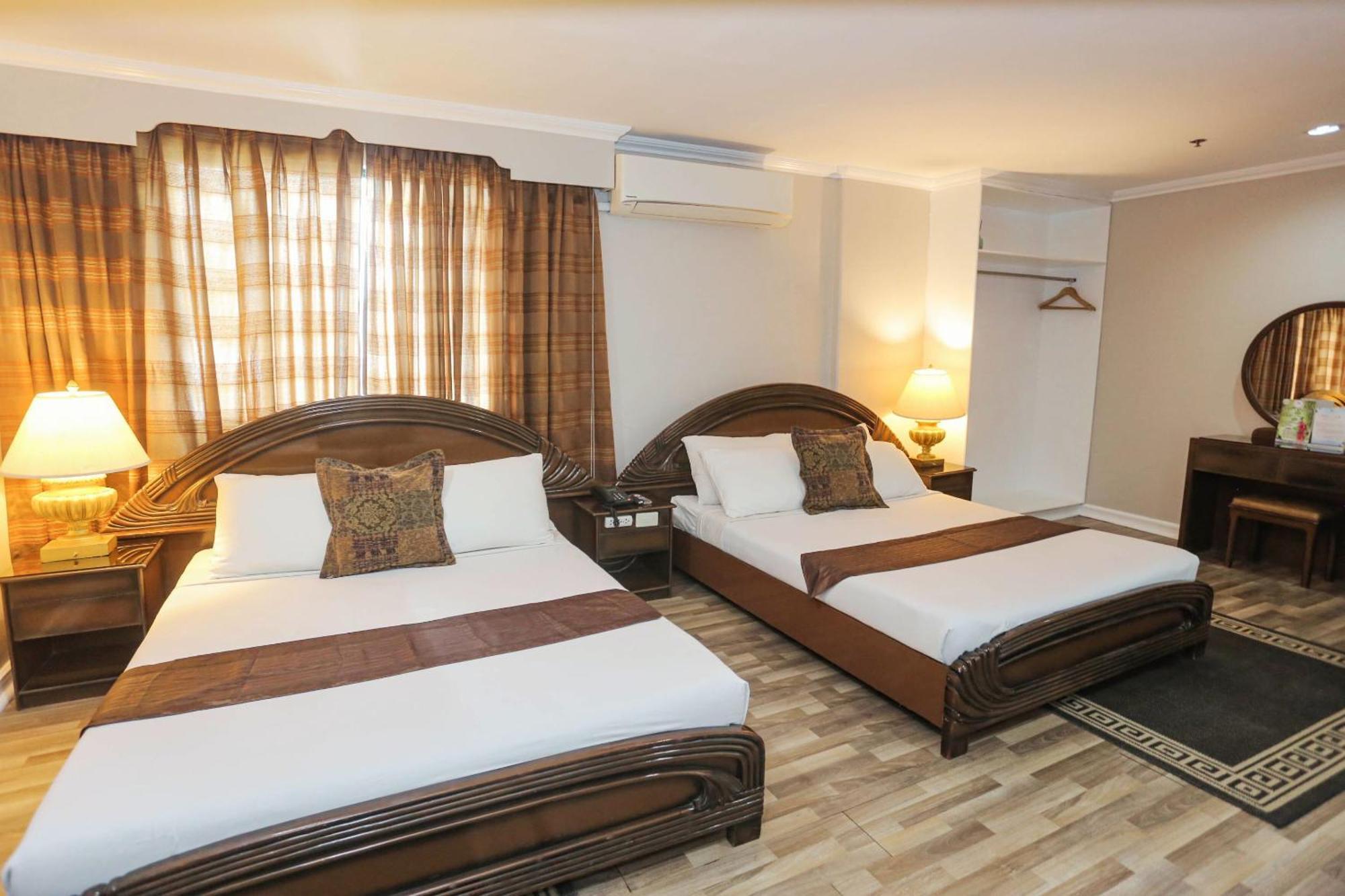 Holiday Plaza Hotel - Cebu Exterior photo