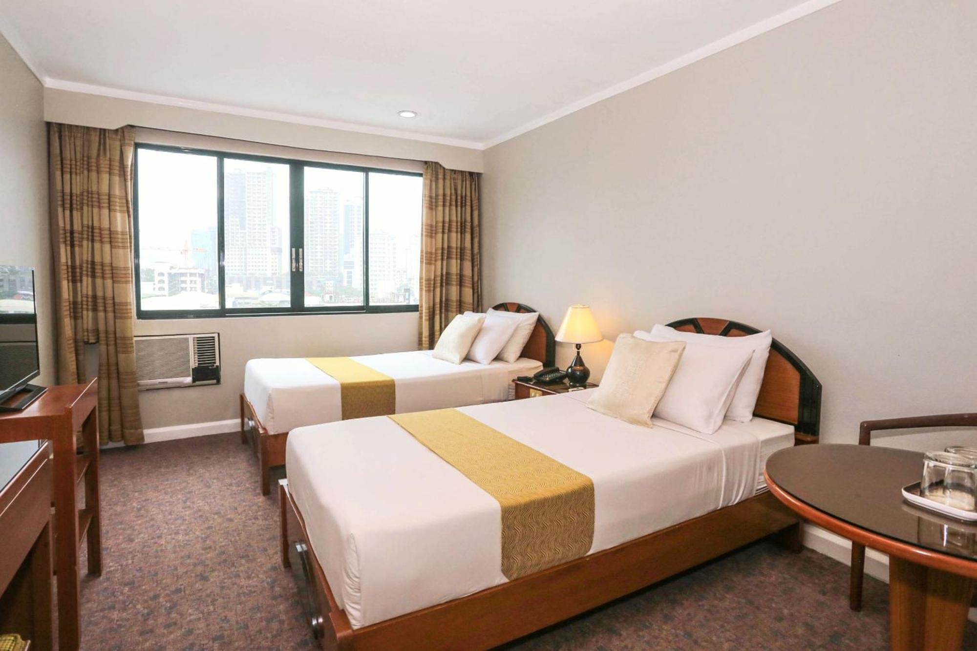 Holiday Plaza Hotel - Cebu Exterior photo