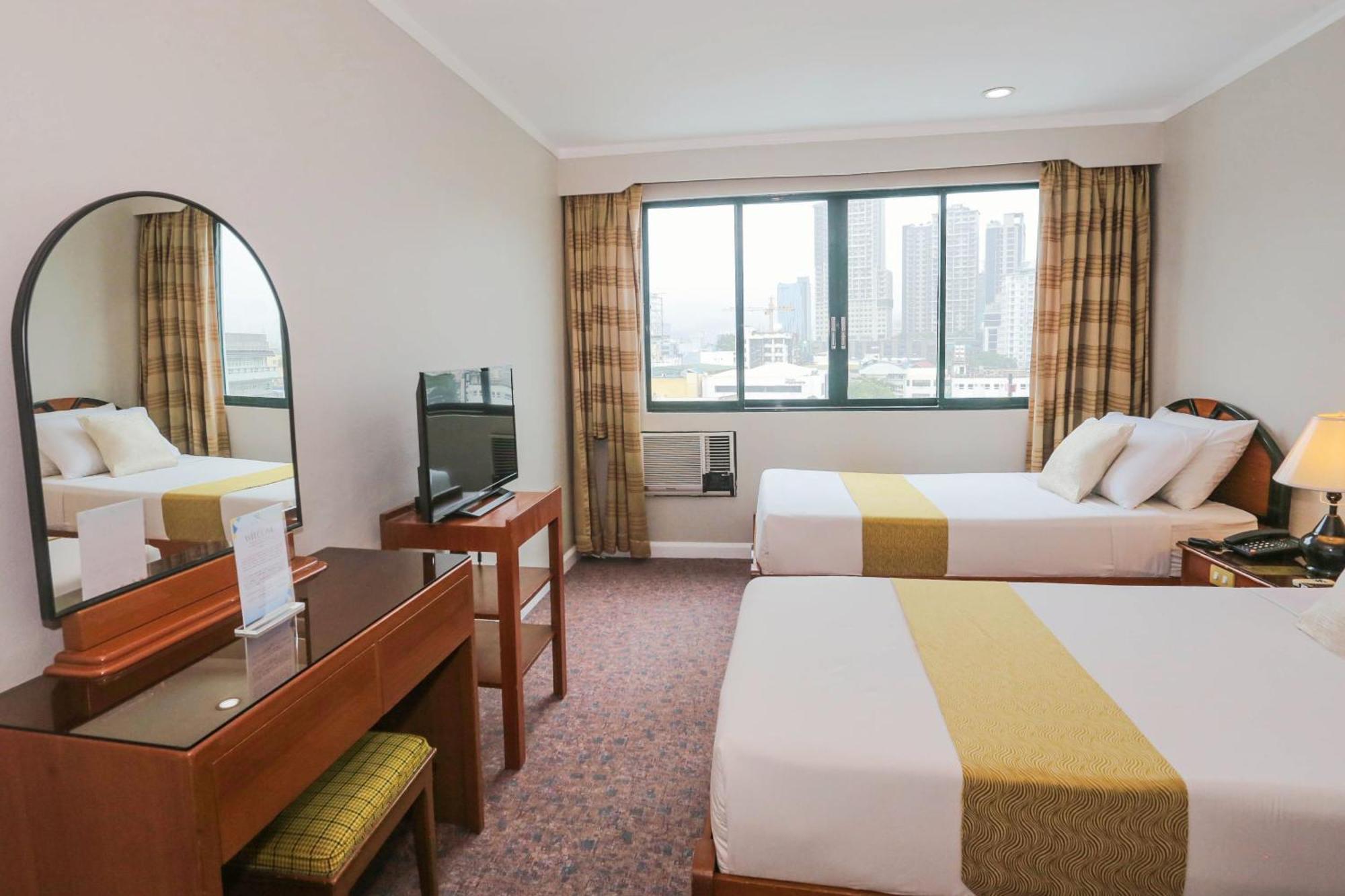 Holiday Plaza Hotel - Cebu Exterior photo