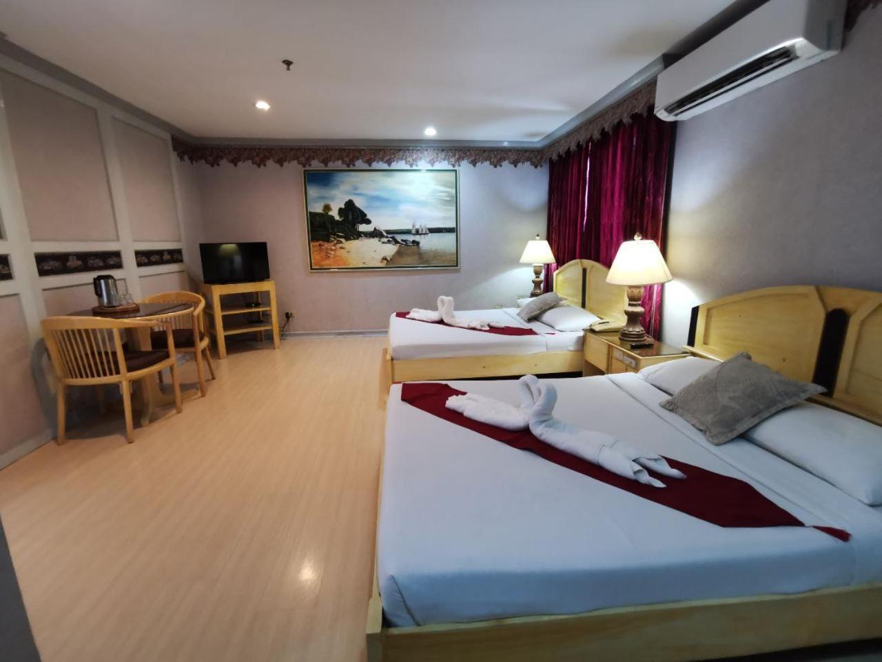 Holiday Plaza Hotel - Cebu Exterior photo