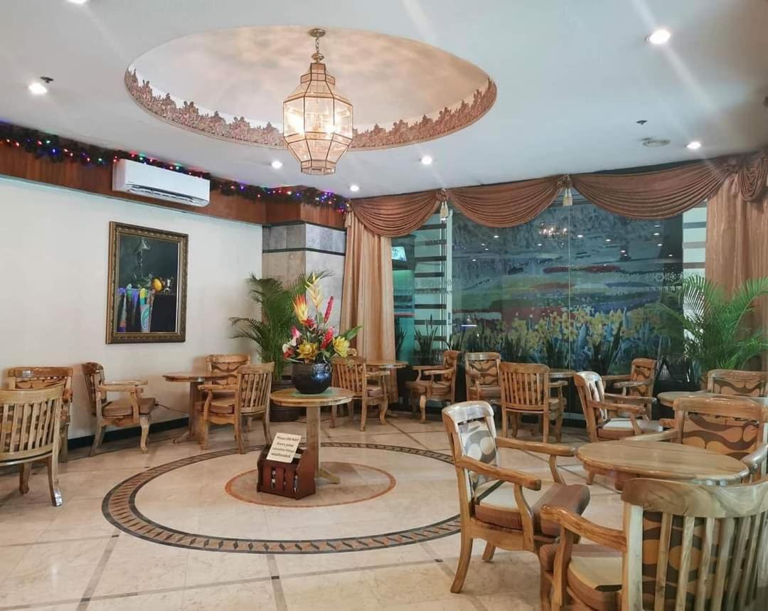 Holiday Plaza Hotel - Cebu Exterior photo