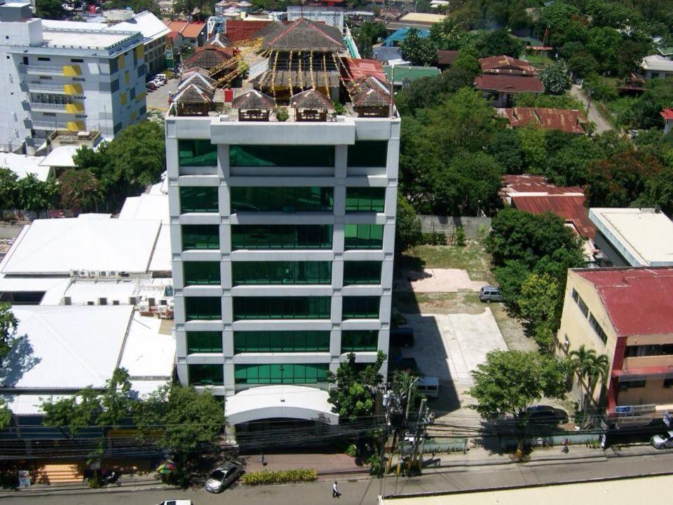 Holiday Plaza Hotel - Cebu Exterior photo
